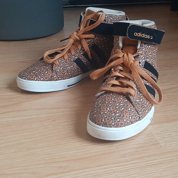 🐆Adidas neo shoes/ leopard 🐆 - Picture 1 of 3